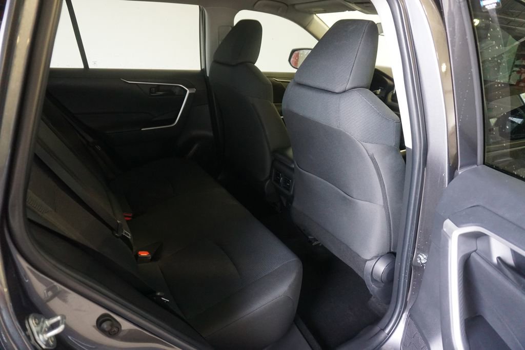 Used 2023 Toyota RAV4 LE AWD/4WD image 19