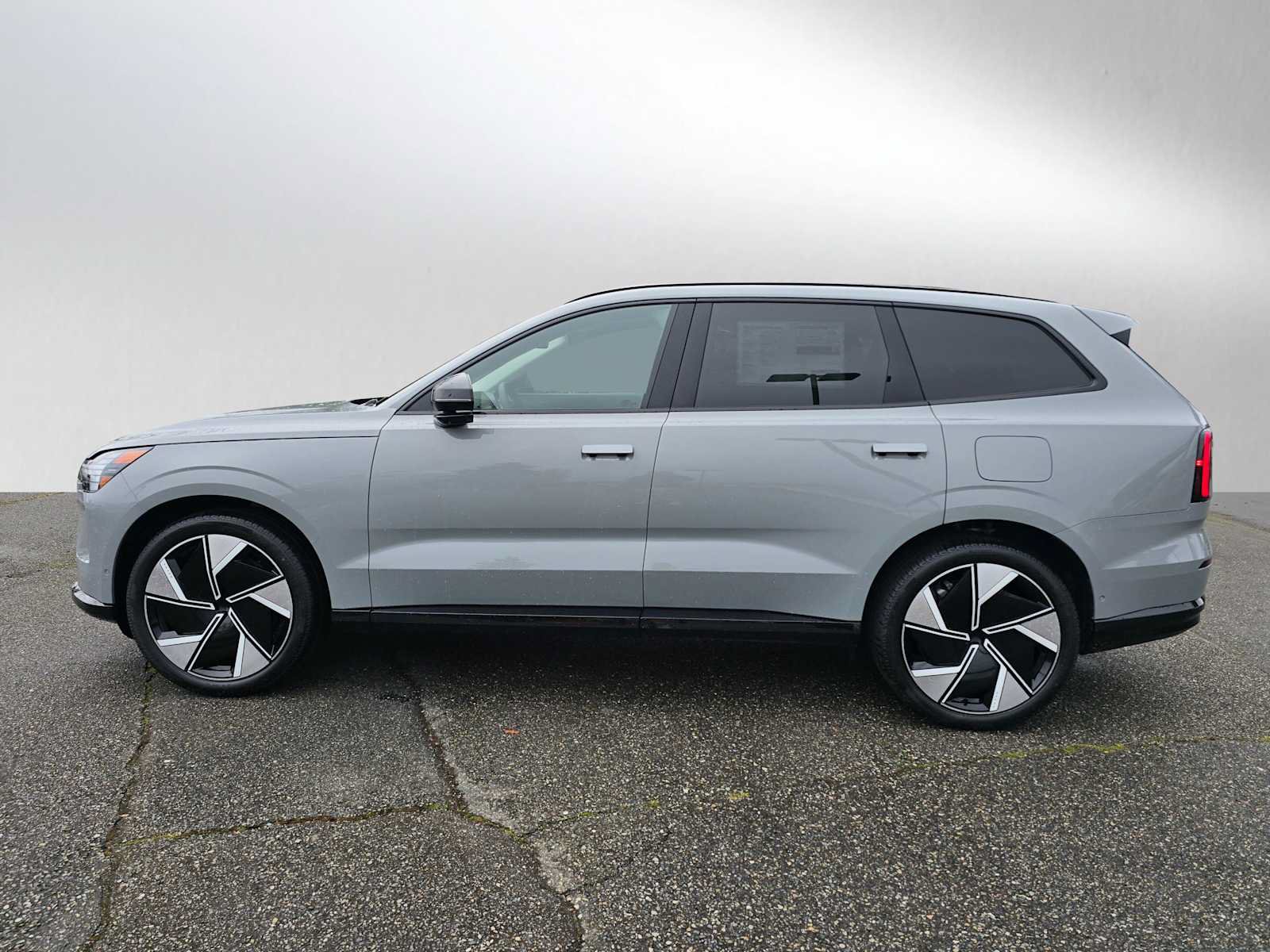 New 2025 Volvo EX90 Ultra w/ Protection Package Premier AWD/4WD image 6