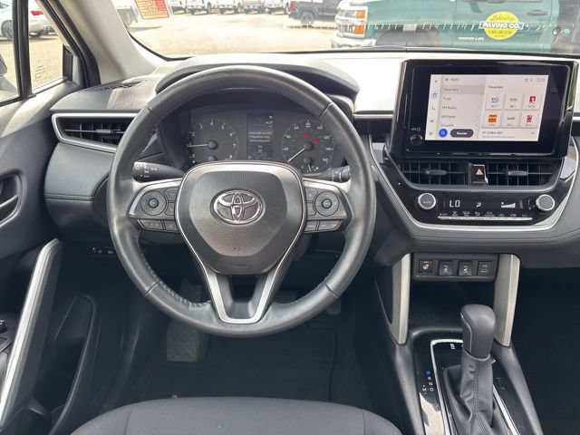 Used 2025 Toyota Corolla Cross LE AWD/4WD image 11
