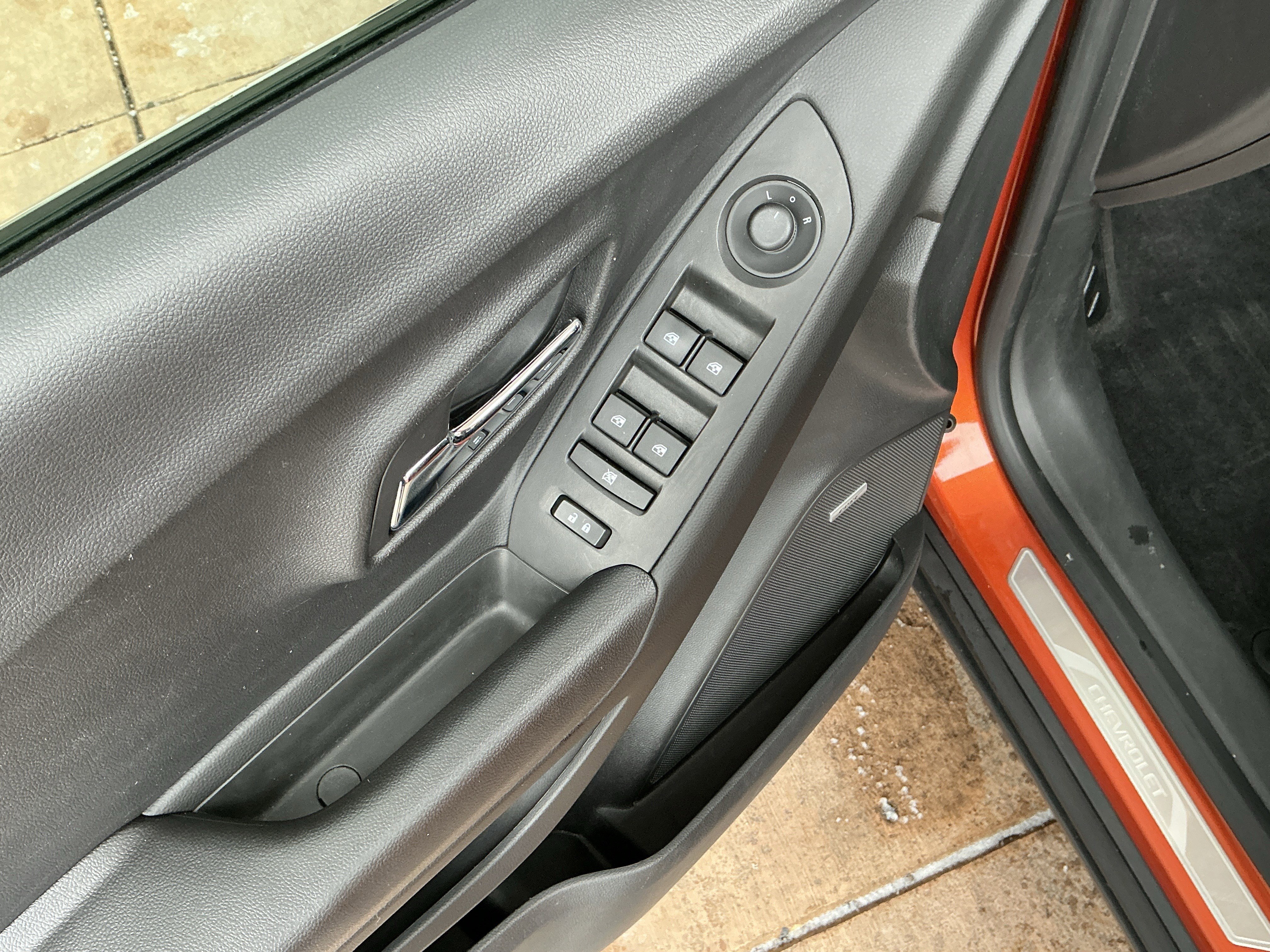 Used 2015 Chevrolet Trax LT w/ LT Sun and Sound Package image 15