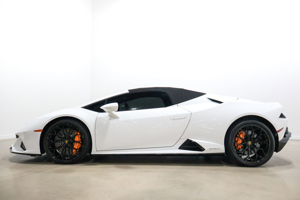 Used 2024 Lamborghini Huracan EVO image 16