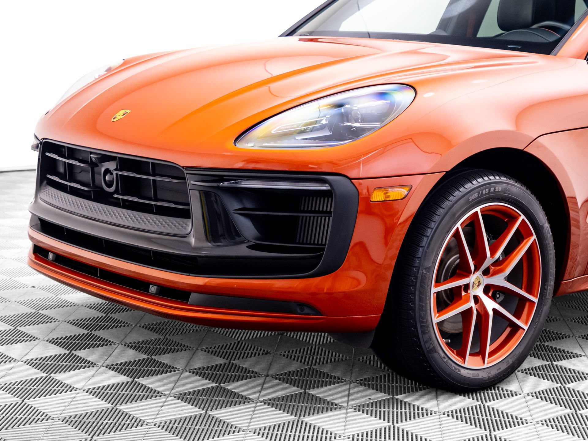 Certified 2023 Porsche Macan S AWD/4WD image 39
