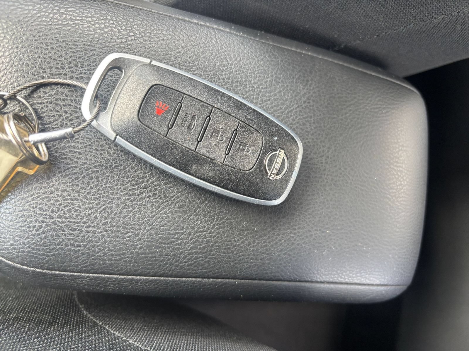 Used 2025 Nissan Versa SV FWD image 21