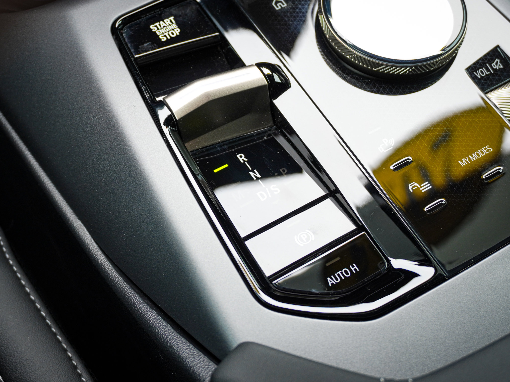 Used 2025 BMW X3 xDrive30i w/ Convenience Package image 25