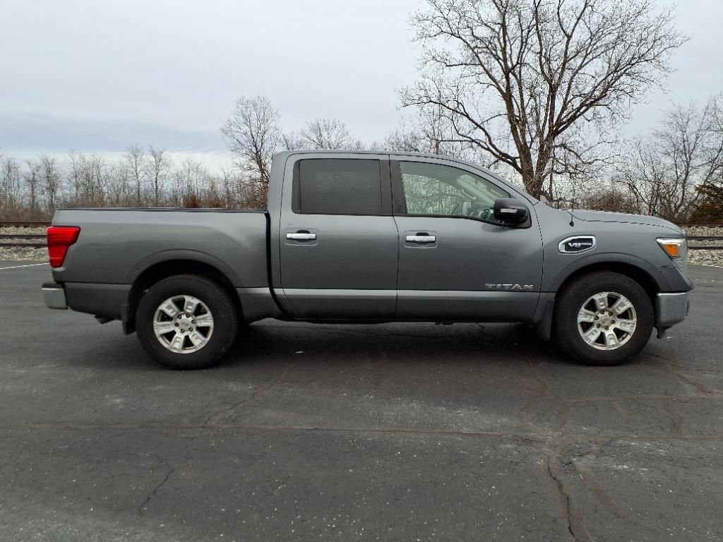 Used 2017 Nissan Titan SV image 2