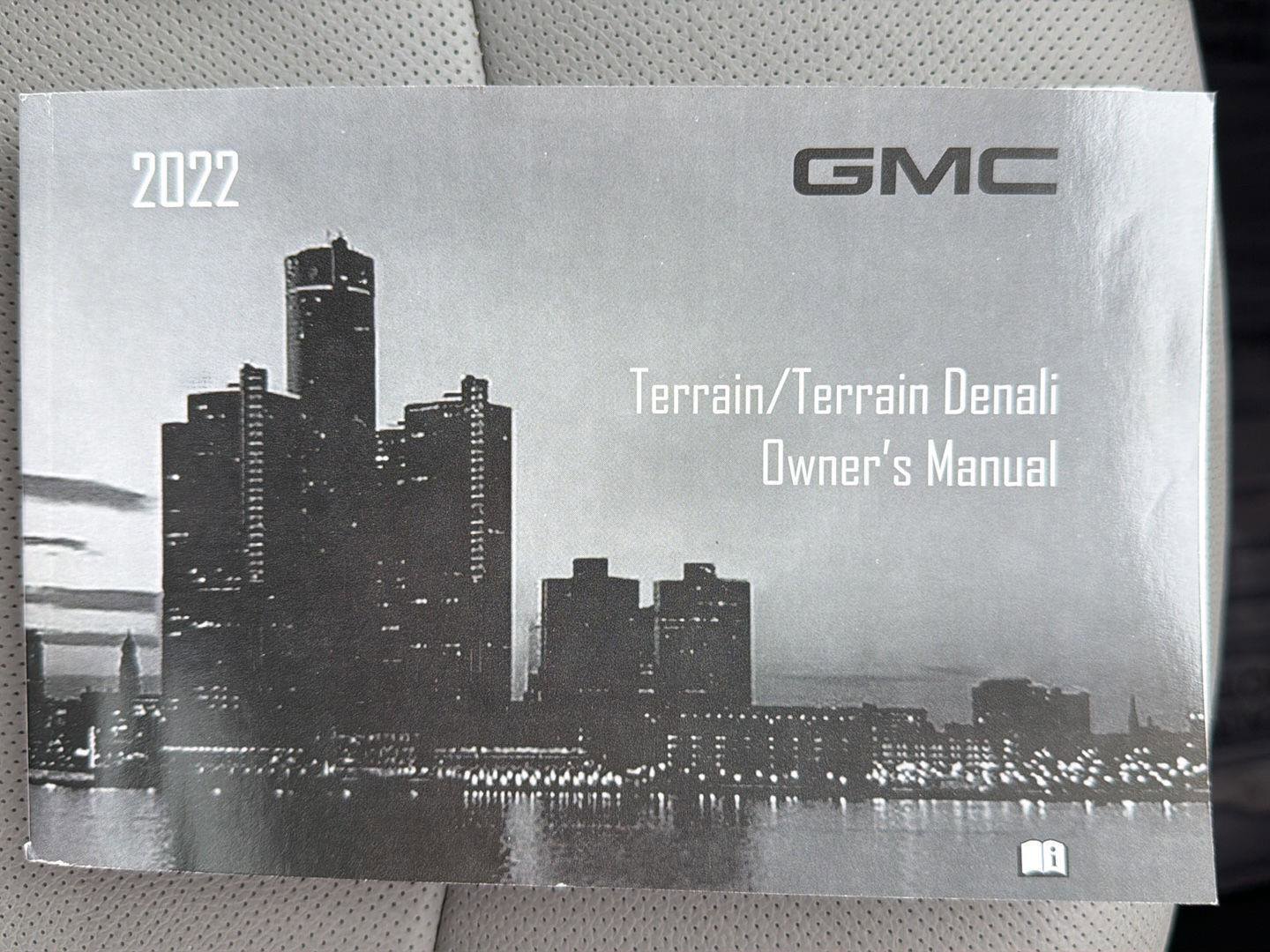 Used 2022 GMC Terrain SLT image 36