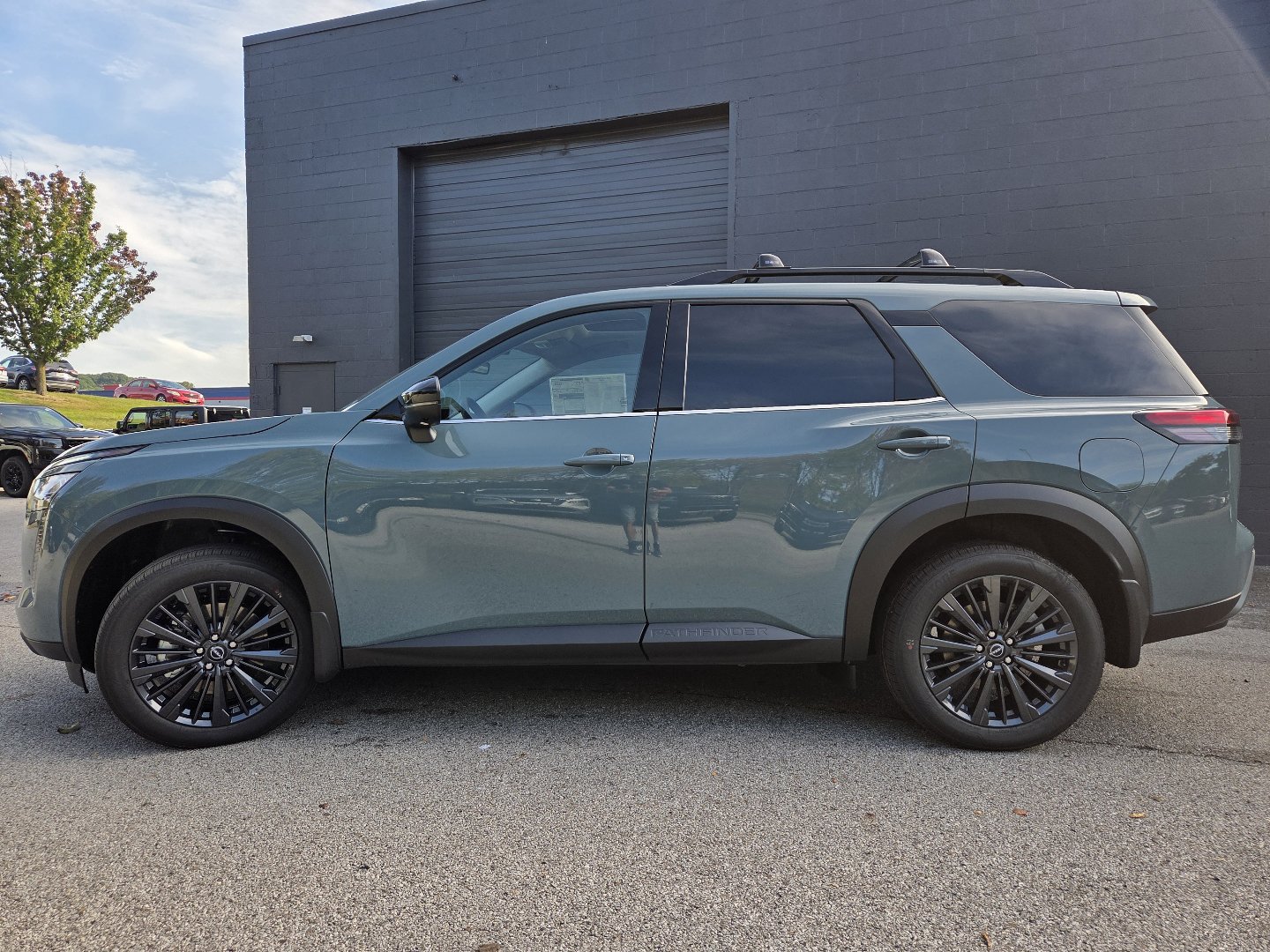 New 2026 Nissan Pathfinder SL AWD/4WD image 15
