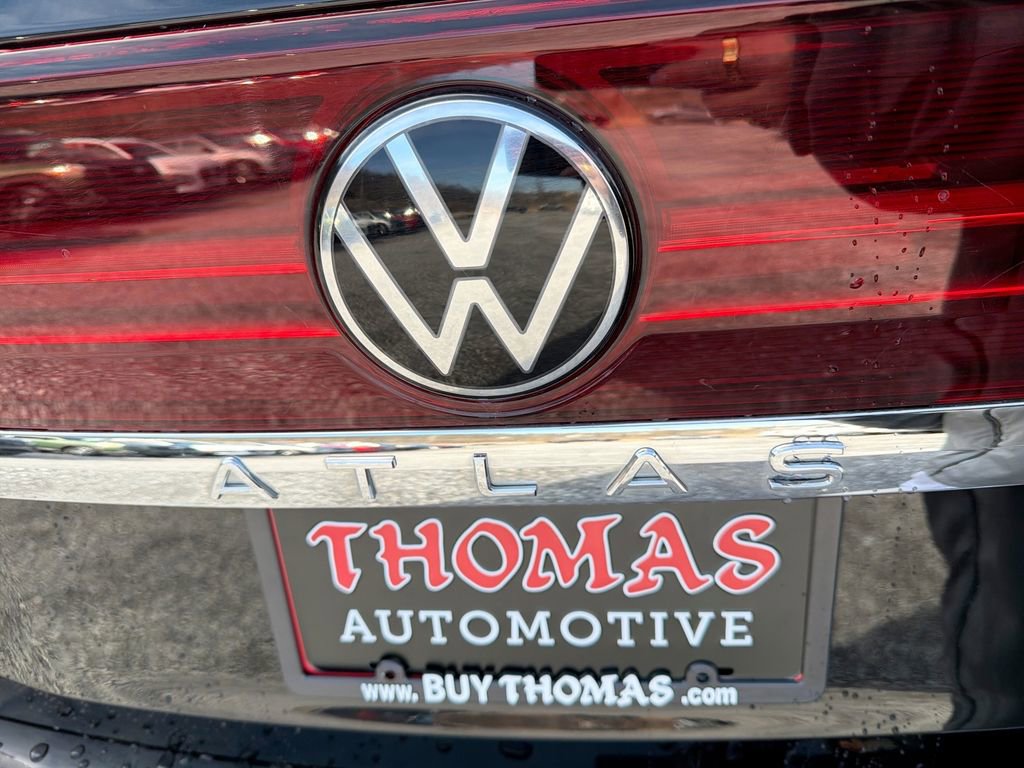 Used 2025 Volkswagen Atlas SE image 41
