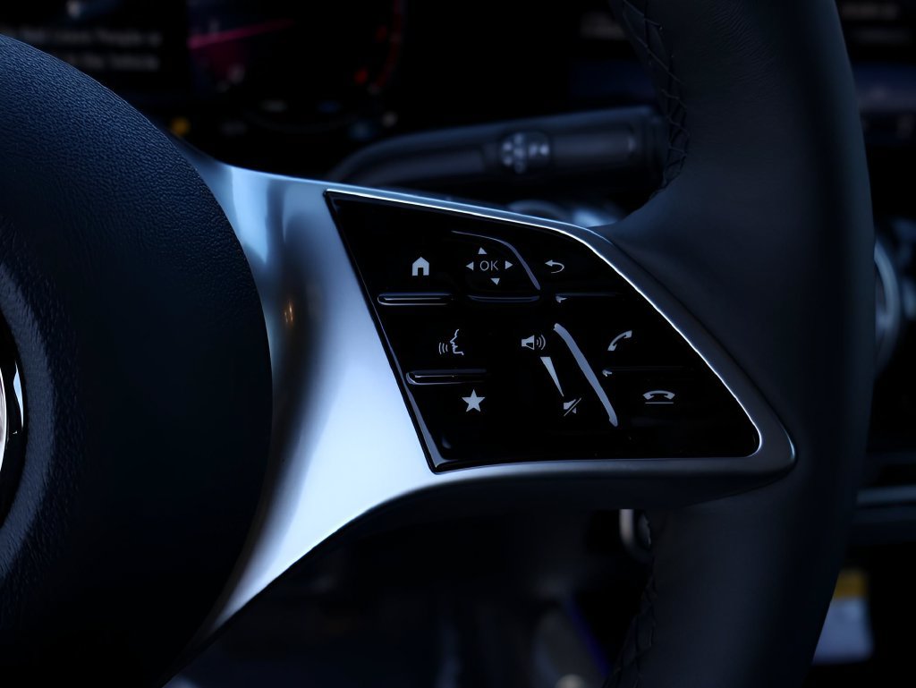 New 2026 Mercedes-Benz GLB 250 4MATIC image 38