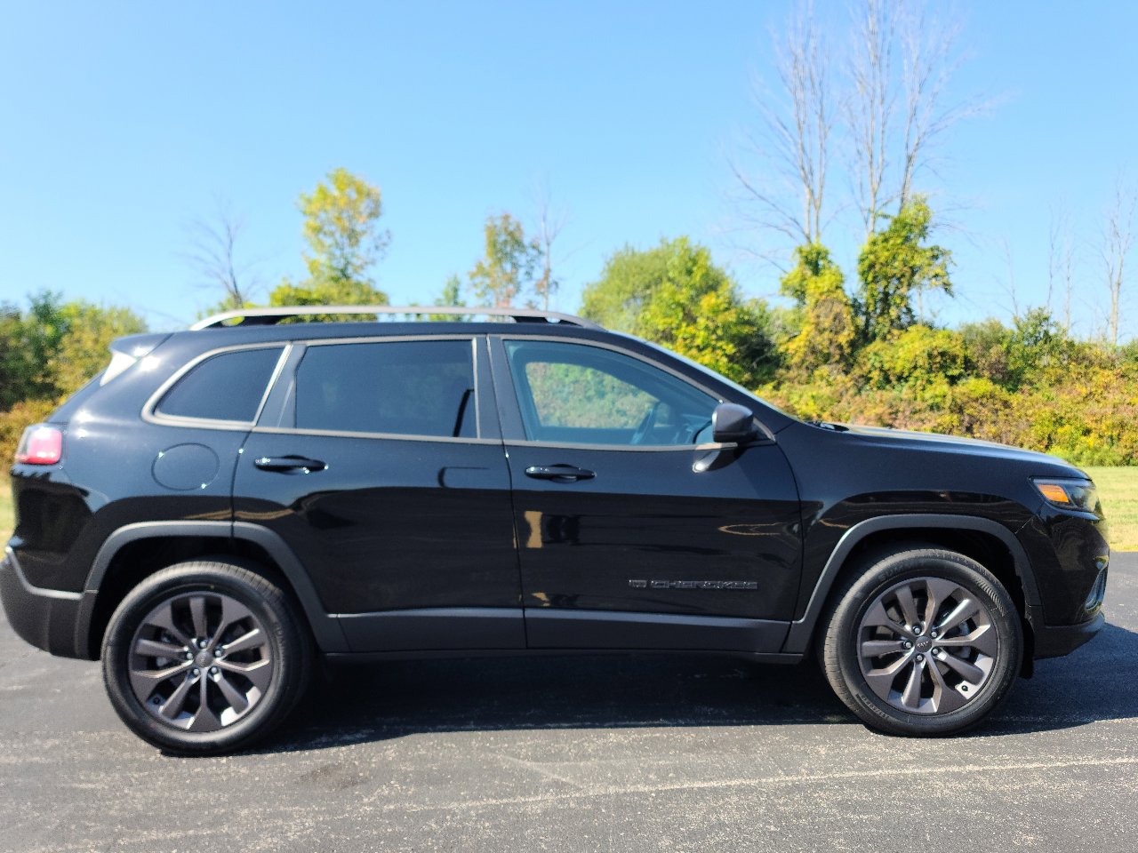 Used 2021 Jeep Cherokee Latitude Lux 80th Anniv w/ Quick Order Package 26U 80TH image 5