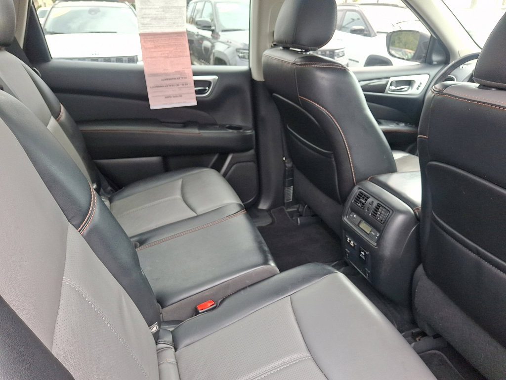 Used 2020 Nissan Pathfinder SL image 14
