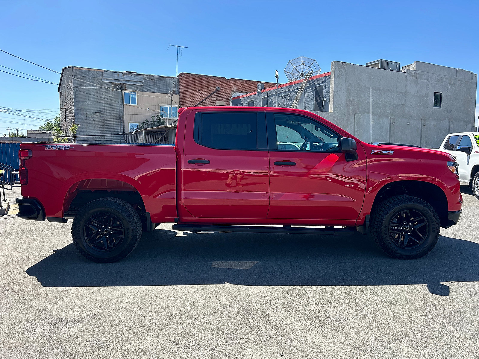 Used 2025 Chevrolet Silverado 1500 Custom Trail Boss AWD/4WD image 2