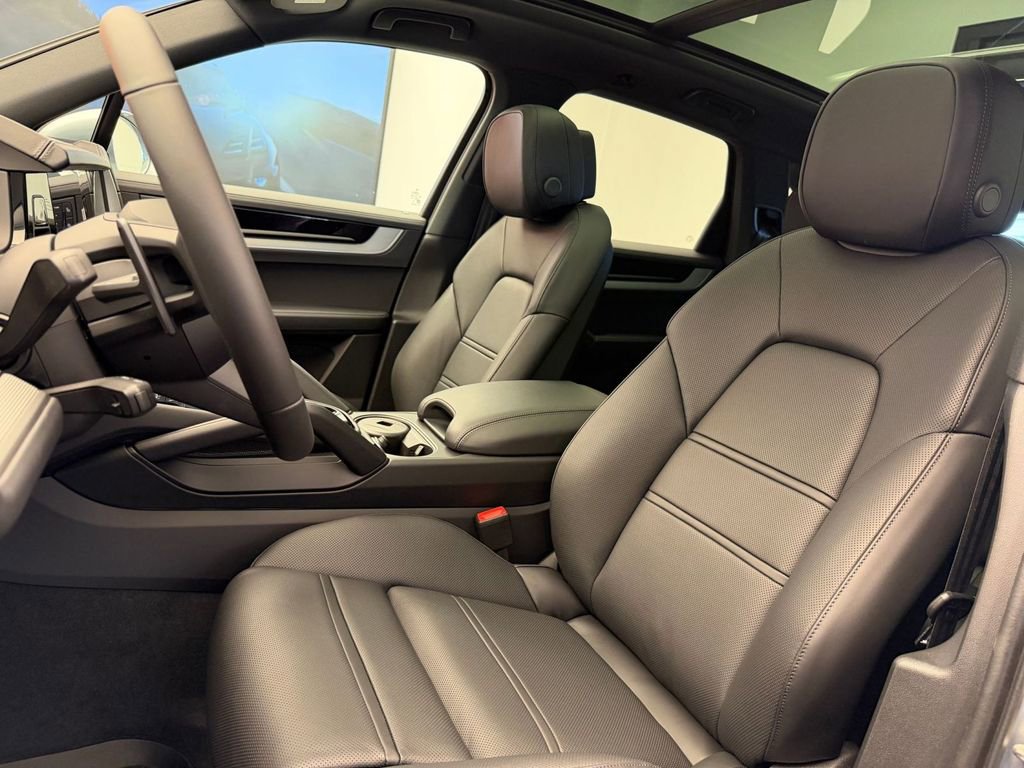 New 2026 Porsche Cayenne AWD/4WD image 5