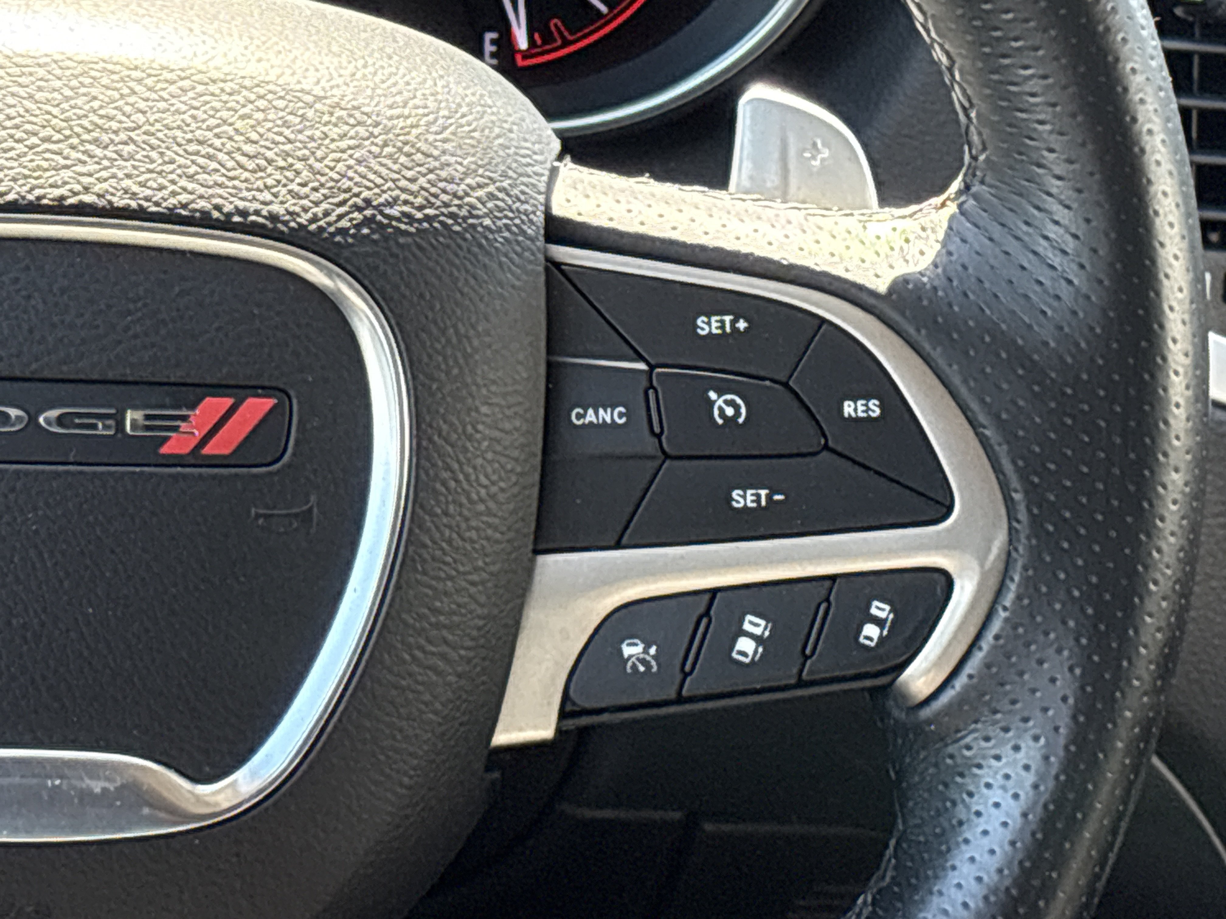 Used 2018 Dodge Durango Citadel w/ Technology Group AWD/4WD image 24