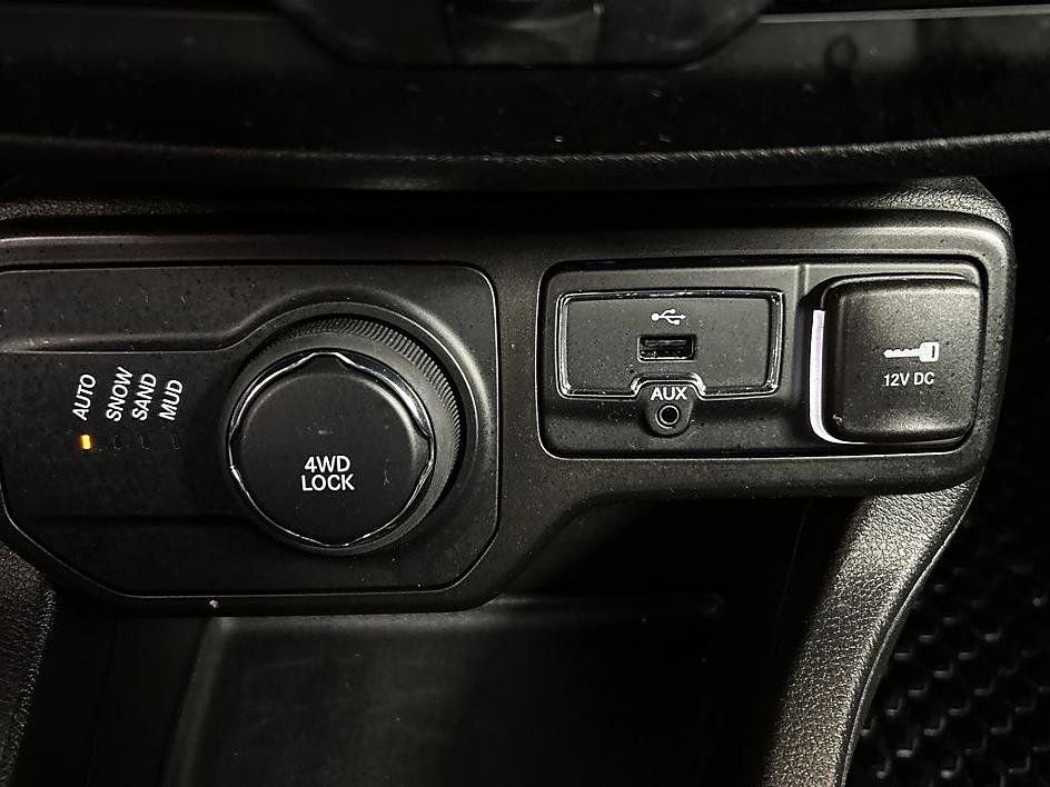 Used 2022 Jeep Renegade Altitude w/ Convenience Group image 21
