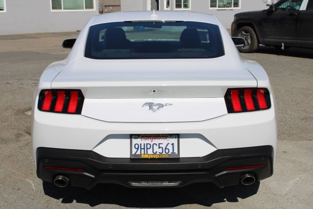 Used 2024 Ford Mustang Coupe image 5