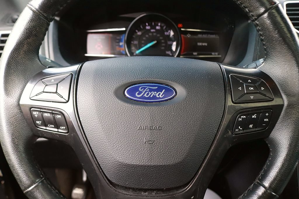 Used 2017 Ford Explorer XLT w/ Equipment Group 202A AWD/4WD image 20