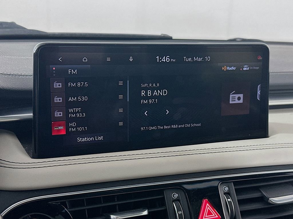 Used 2023 Genesis G70 2.0T w/ Sport Prestige Package image 17