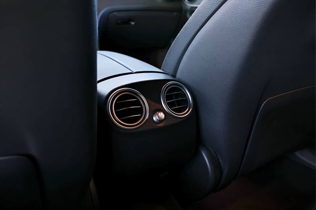 Used 2022 Mercedes-Benz GLC 300 4MATIC Coupe image 32