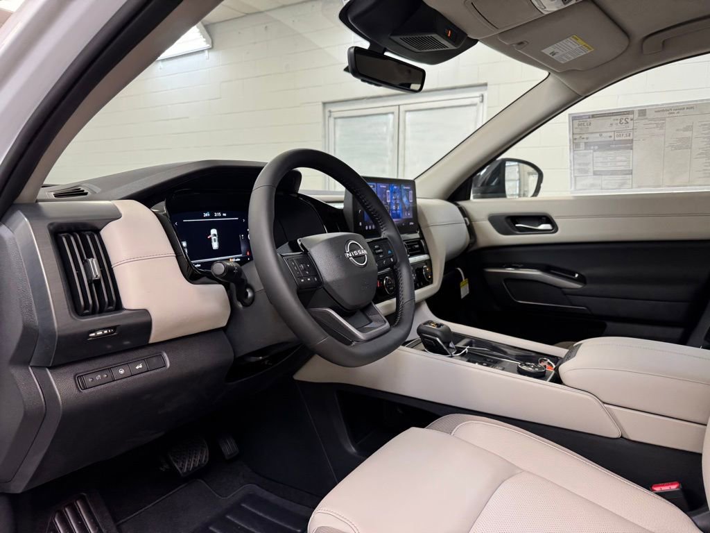 New 2026 Nissan Pathfinder SL image 12