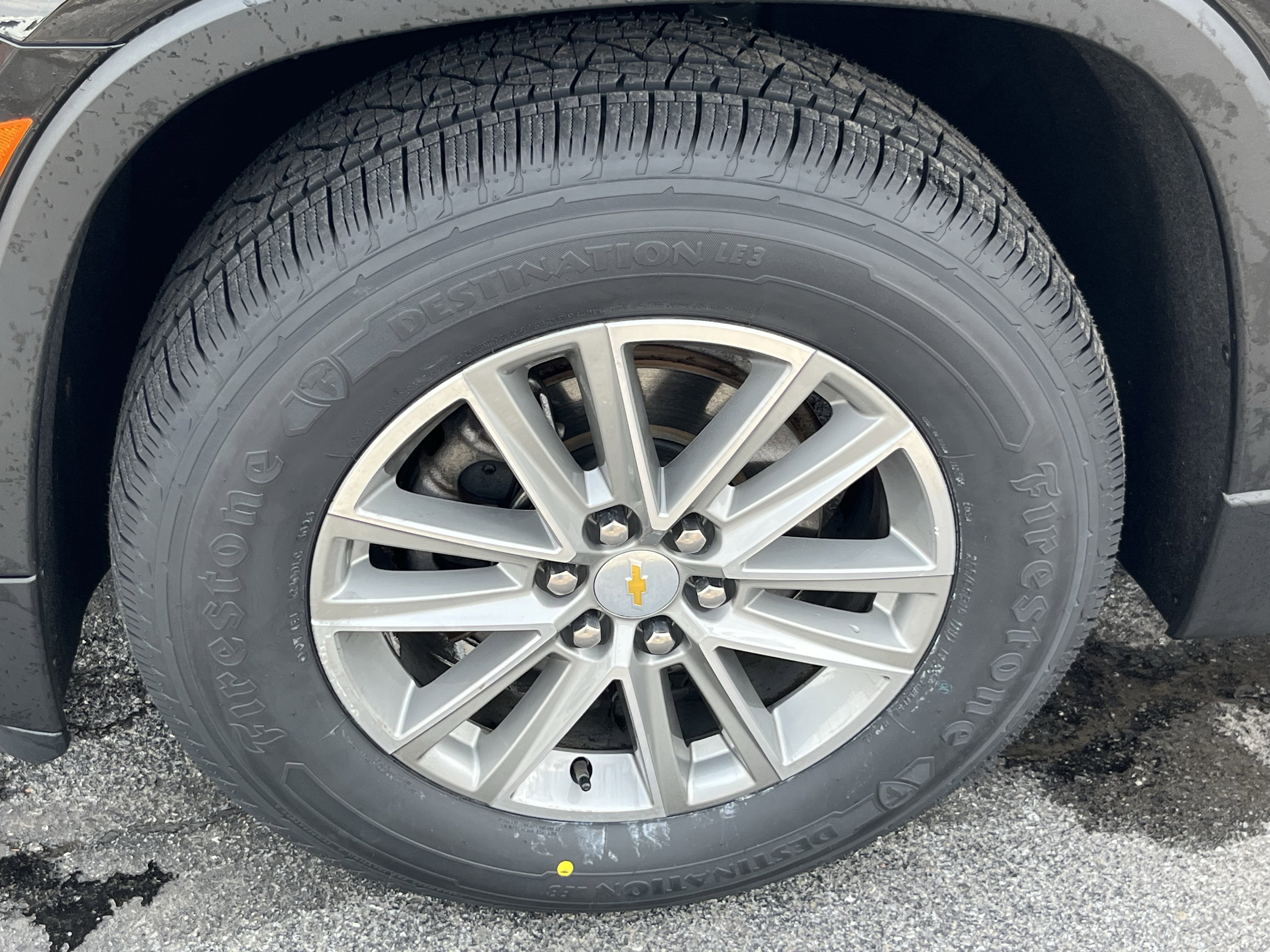 Used 2023 Chevrolet Traverse LT FWD image 13