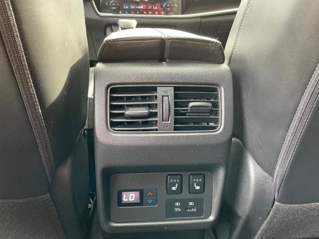 Used 2023 Nissan Rogue Platinum w/ Platinum Premium Package image 11