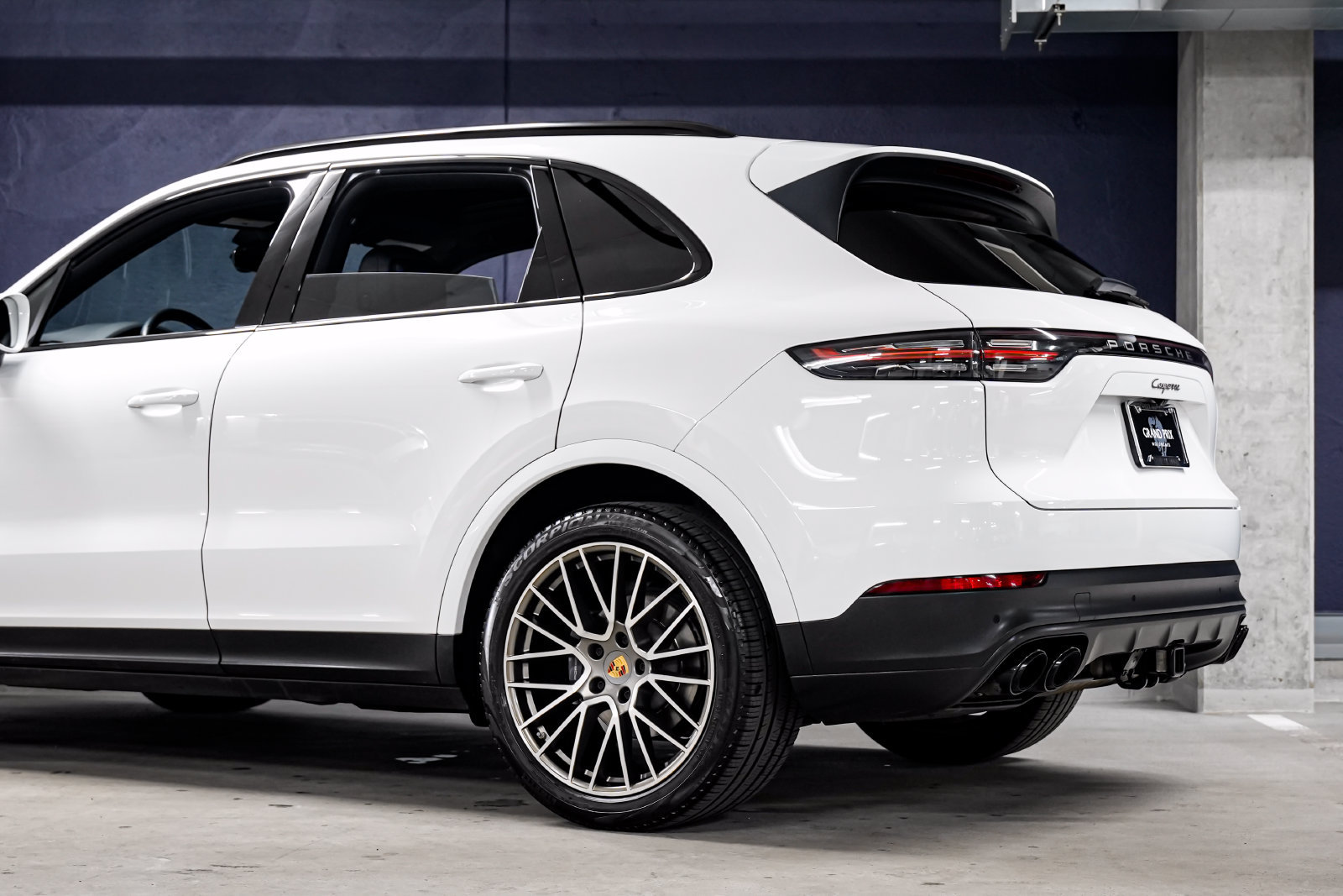 Used 2023 Porsche Cayenne Platinum Edition AWD/4WD image 42