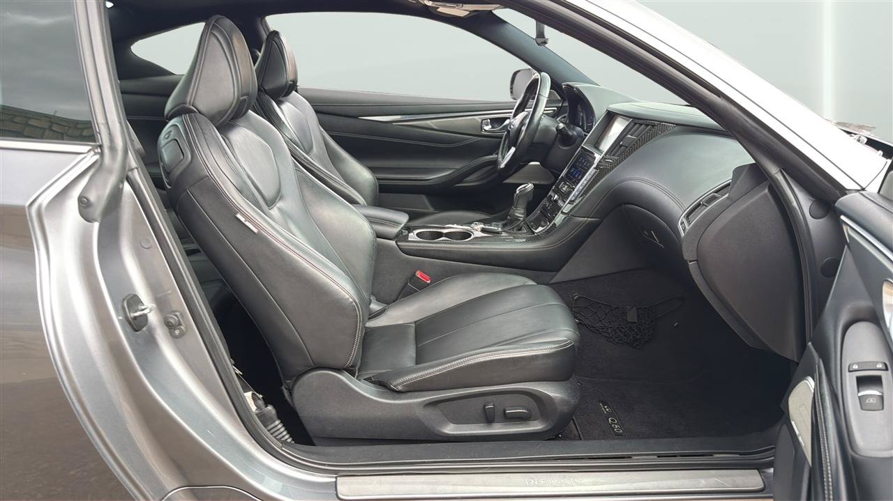Used 2019 INFINITI Q60 3.0t Luxe w/ Essential Package AWD/4WD image 13
