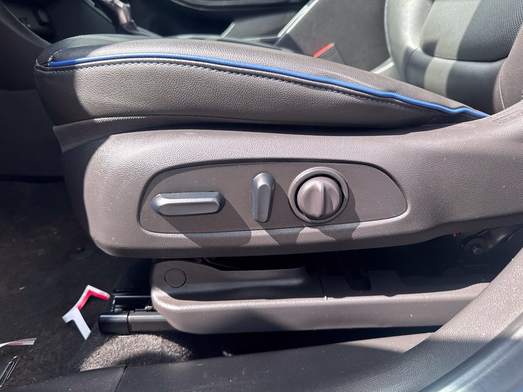 Used 2025 Buick Encore GX Sport Touring w/ Comfort Package FWD image 14