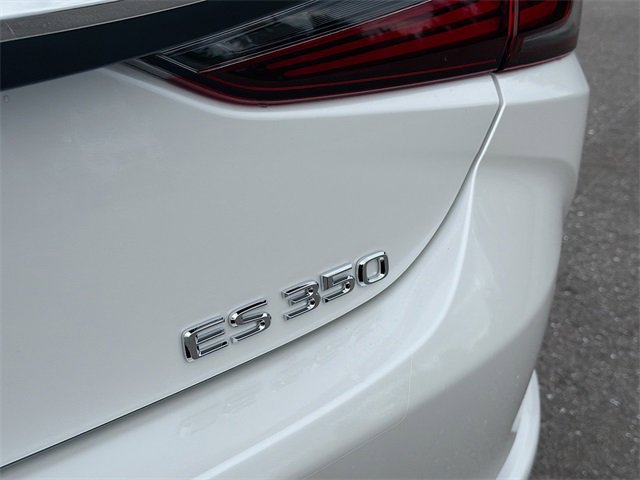 New 2025 Lexus ES 350 Ultra Luxury image 11