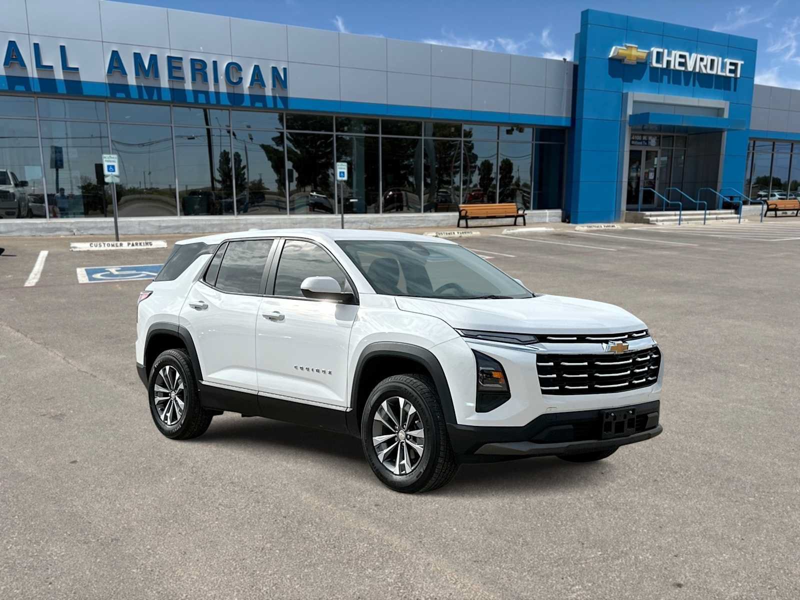 Used 2026 Chevrolet Equinox LT FWD image 2