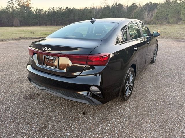 Used 2024 Kia Forte LXS image 3