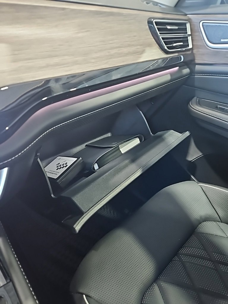 New 2026 Volkswagen Atlas SEL Premium R-Line image 32