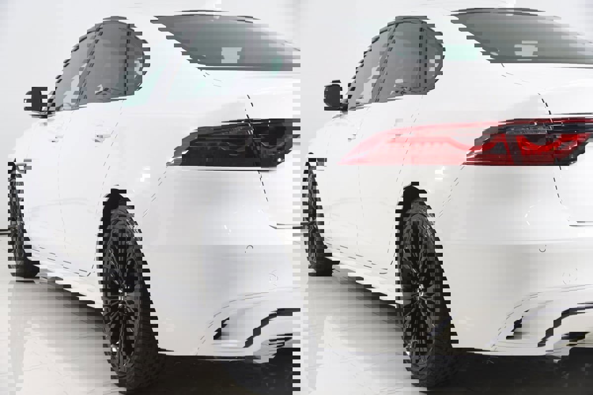 Used 2024 Jaguar XF R-Dynamic SE image 27