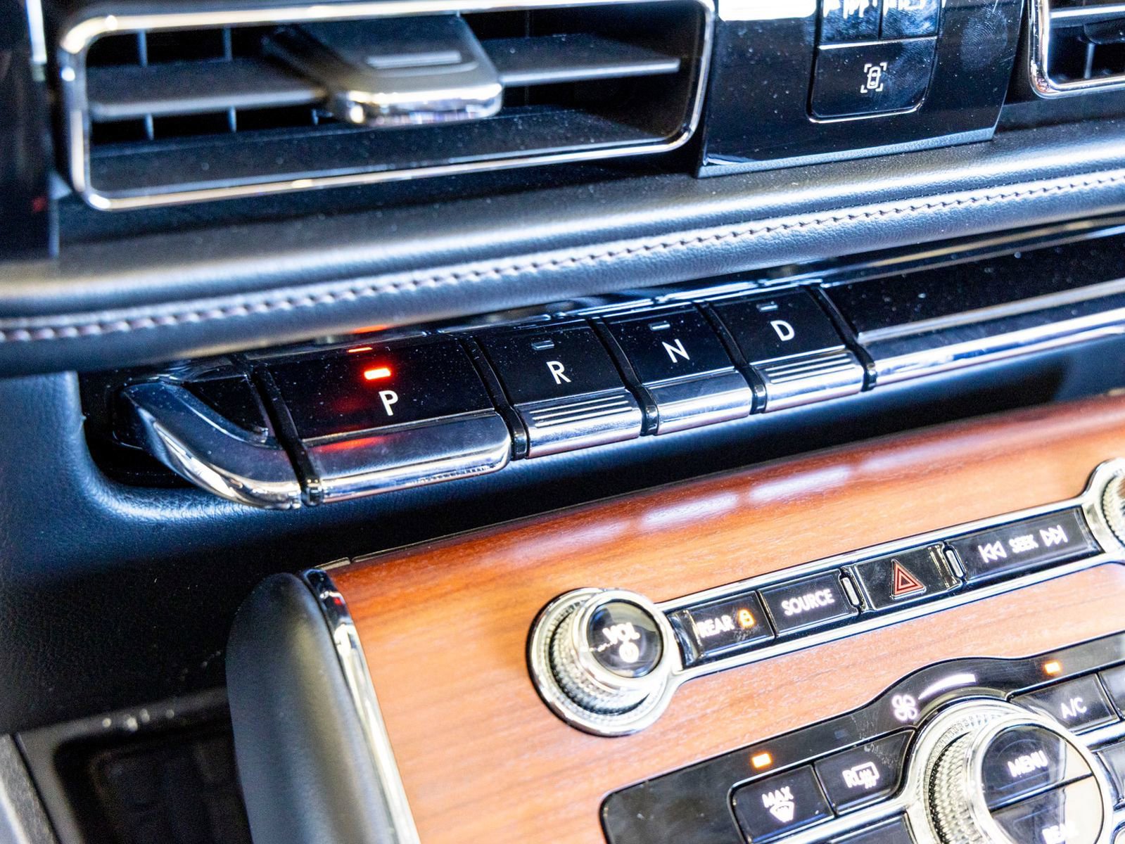 Used 2021 Lincoln Aviator Reserve w/ Equipment Group 201A image 18