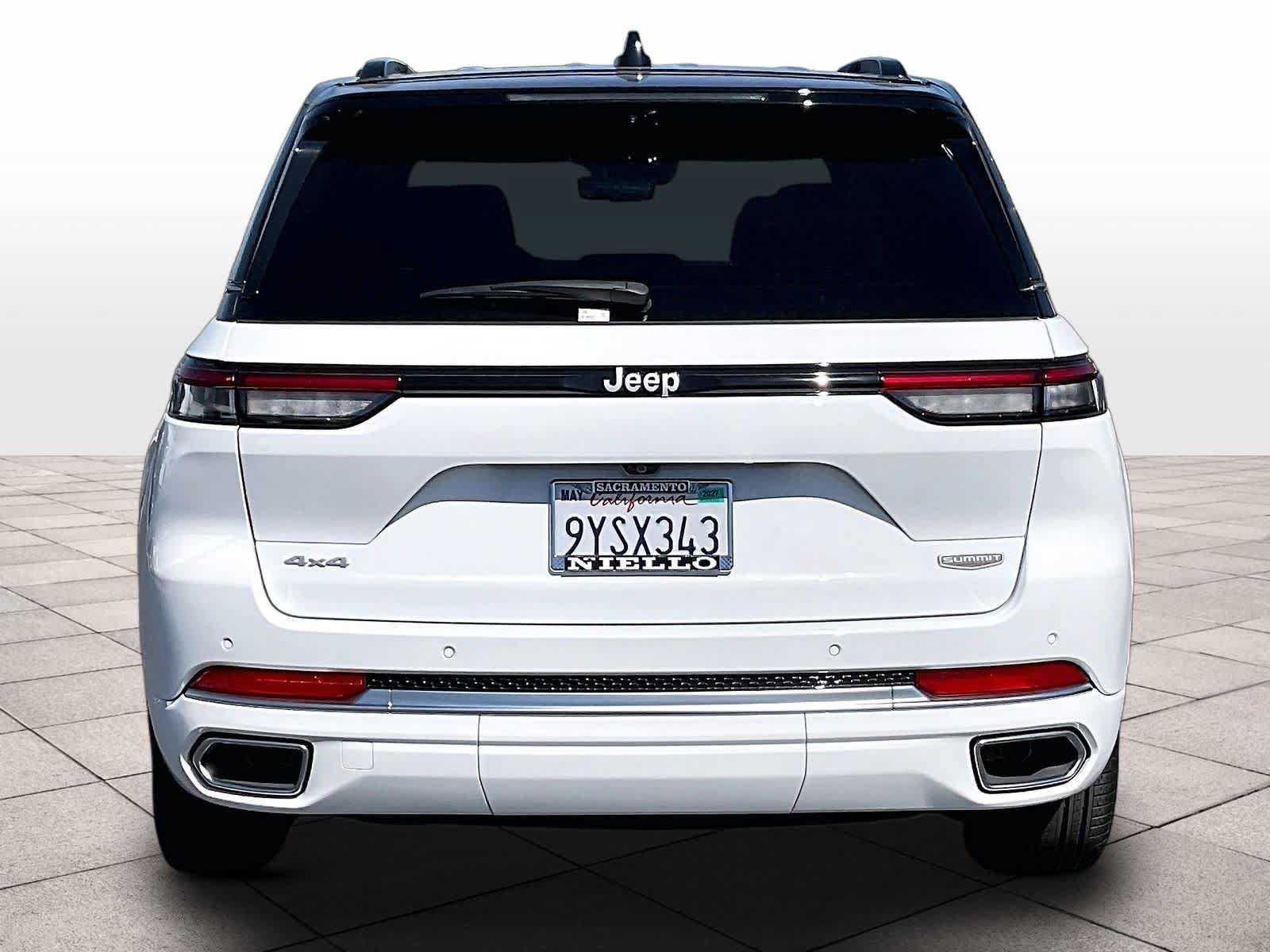 Used 2025 Jeep Grand Cherokee Summit w/ Adv Protech Group IV AWD/4WD image 6