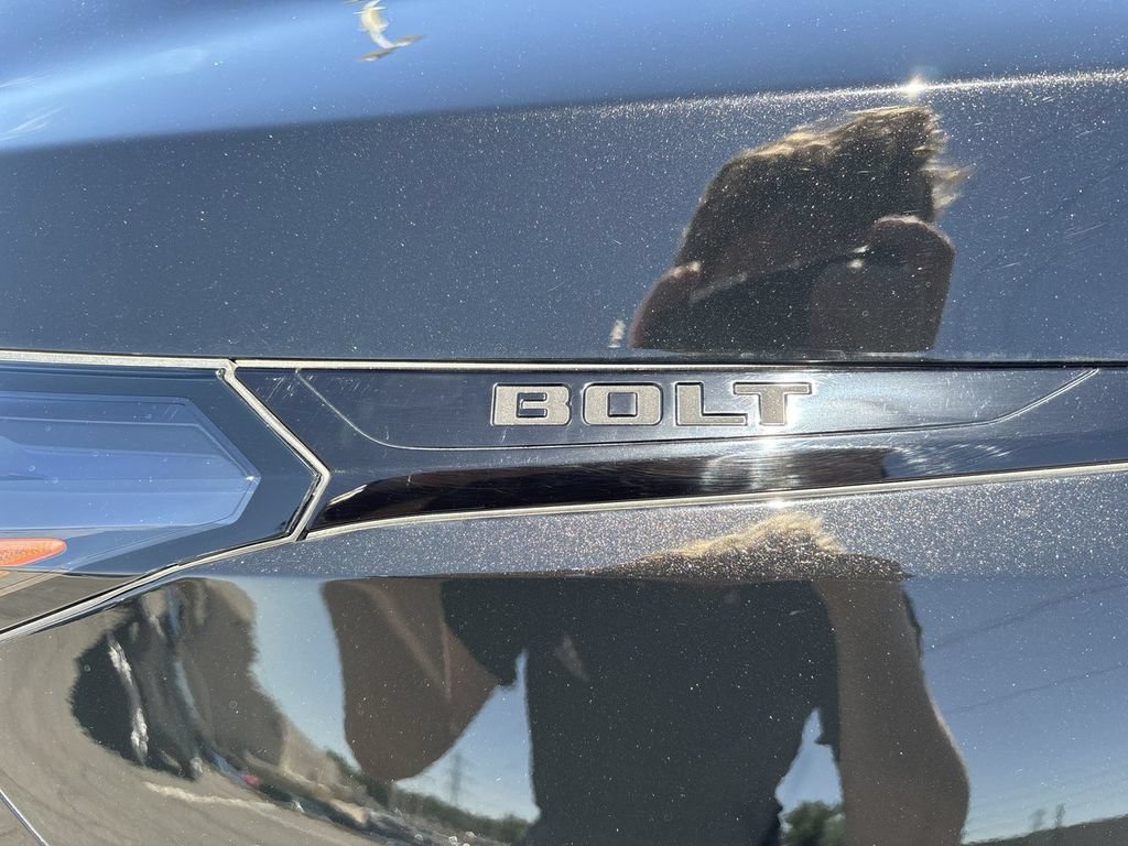 New 2027 Chevrolet Bolt LT w/ Comfort Package FWD image 32