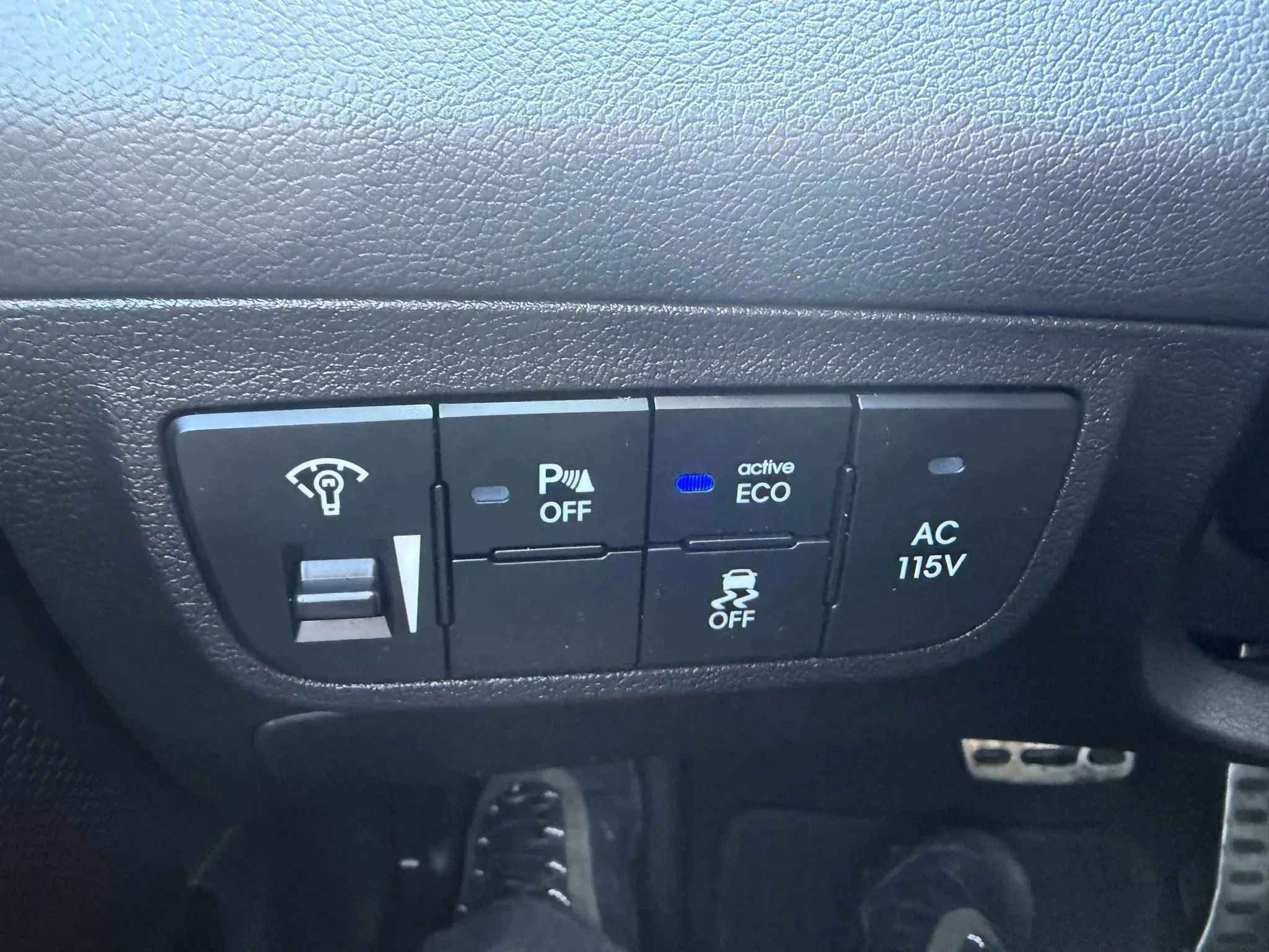 Used 2015 Hyundai Veloster w/ Option Group 03 image 20