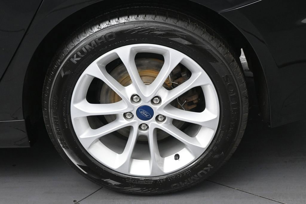 Used 2020 Ford Fusion SE FWD image 11