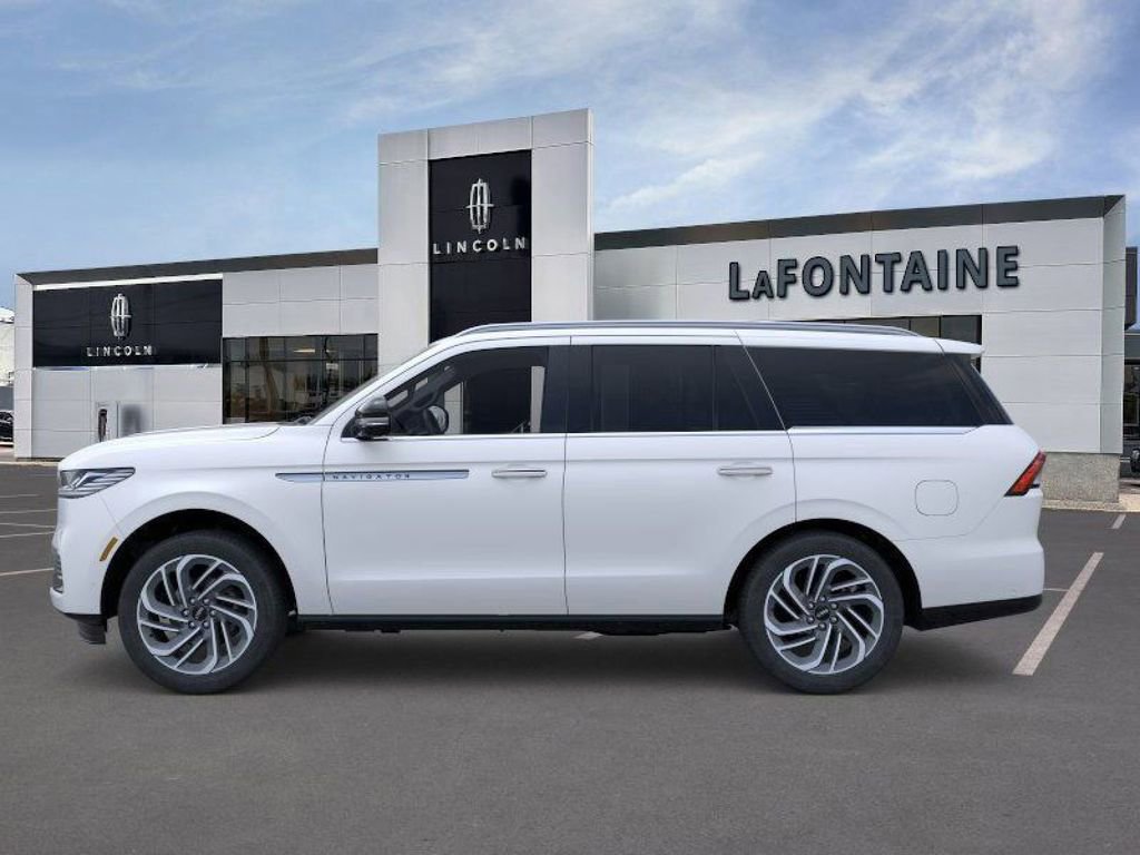 New 2026 Lincoln Navigator Reserve image 3