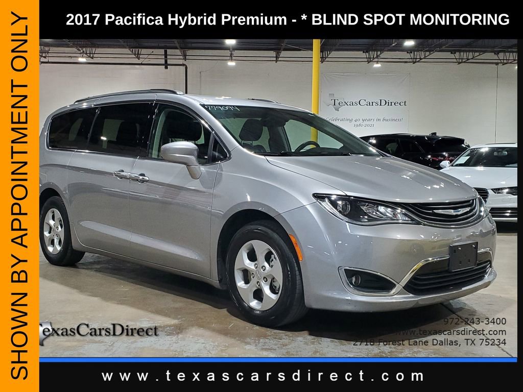 Used 2017 Chrysler Pacifica Premium image 3