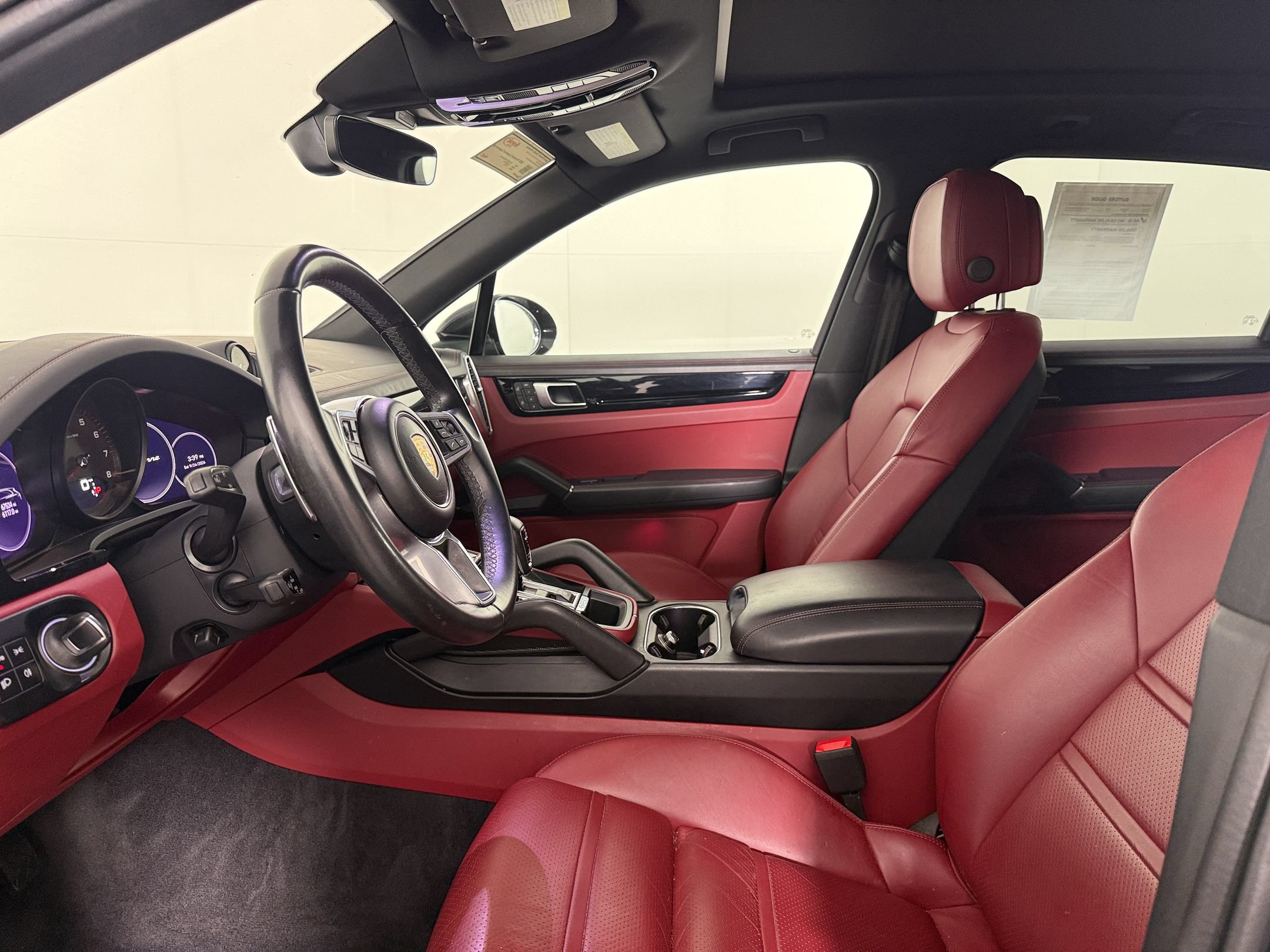 Used 2022 Porsche Cayenne AWD/4WD image 5