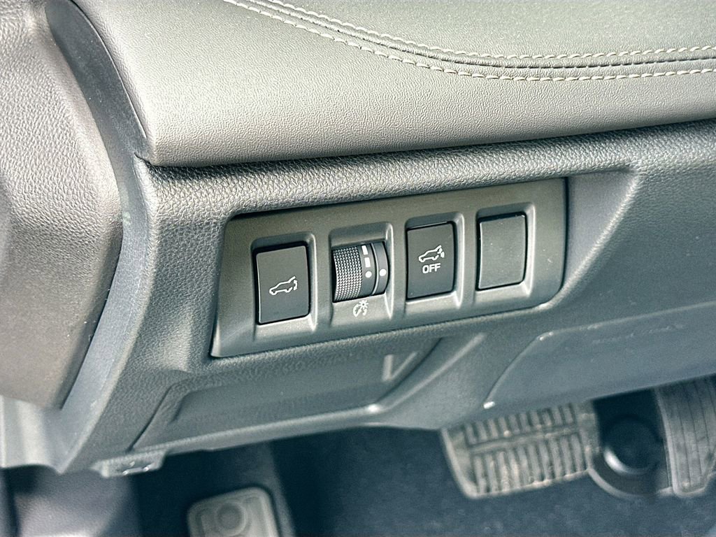 Certified 2025 Subaru Outback Limited AWD/4WD image 10