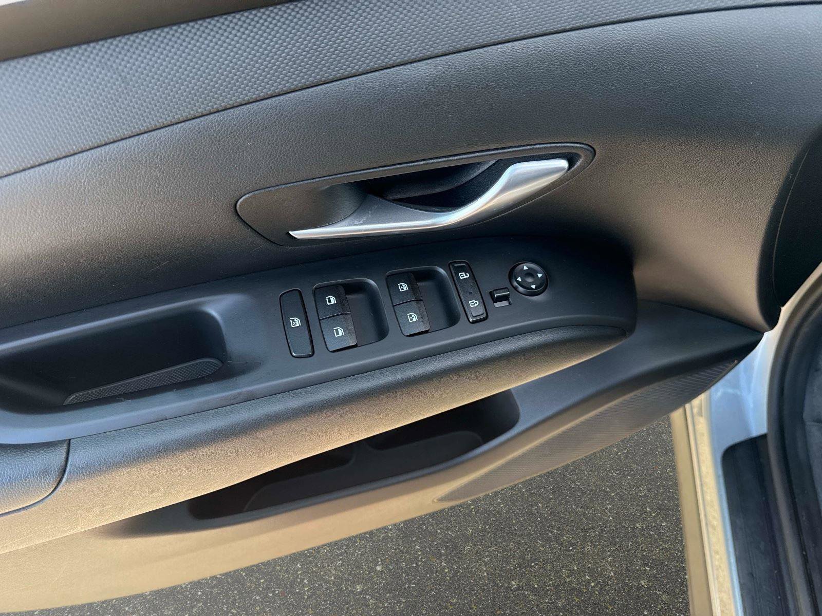 Used 2023 Hyundai Tucson SEL w/ Winter Package image 19