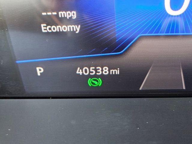 Used 2023 Volkswagen Tiguan SE w/ Panoramic Sunroof Package FWD image 15
