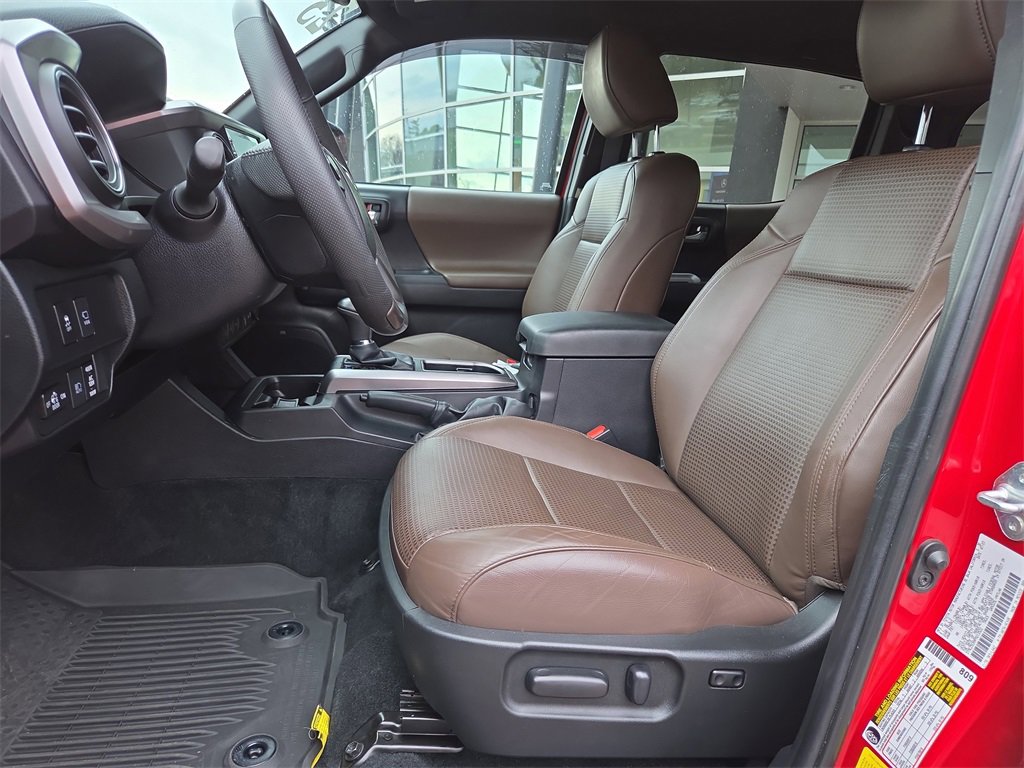 Used 2023 Toyota Tacoma Limited image 13