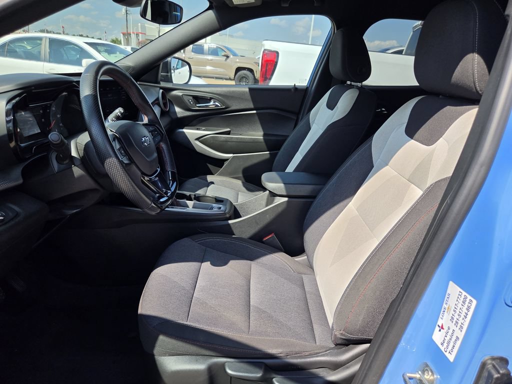 Used 2024 Chevrolet Trax RS w/ Driver Confidence Package FWD image 25