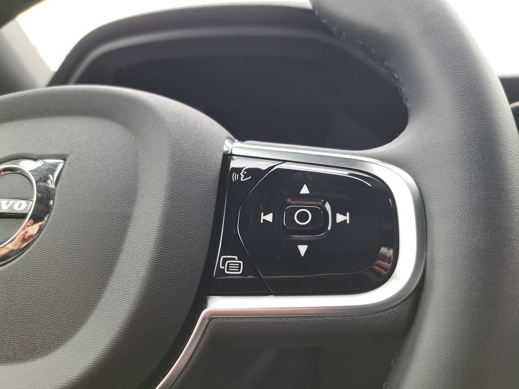 Used 2024 Volvo XC60 T8 Ultimate image 17