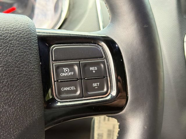 Used 2015 Dodge Grand Caravan SXT FWD image 31
