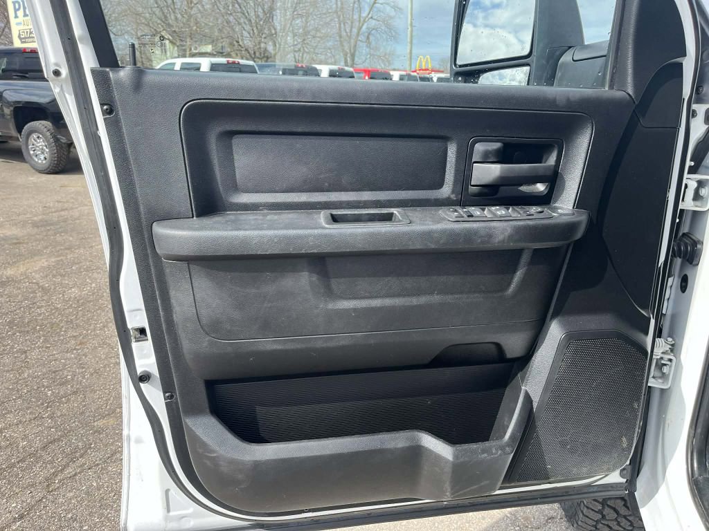 Used 2023 RAM 3500 Tradesman w/ Chrome Appearance Group image 14